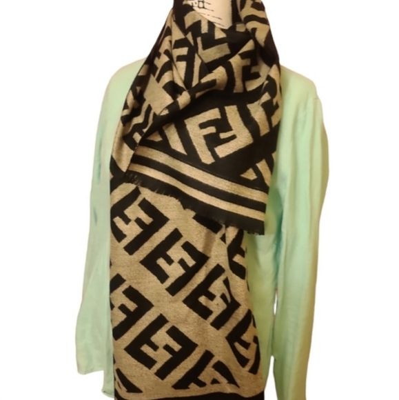 🧧Fantastic Fendi Zucca Cashmere Scarf🍟+GIFT - Picture 3 of 8